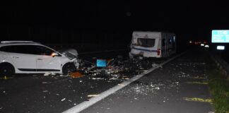 Unfall auf A1 mit Wohnwagen