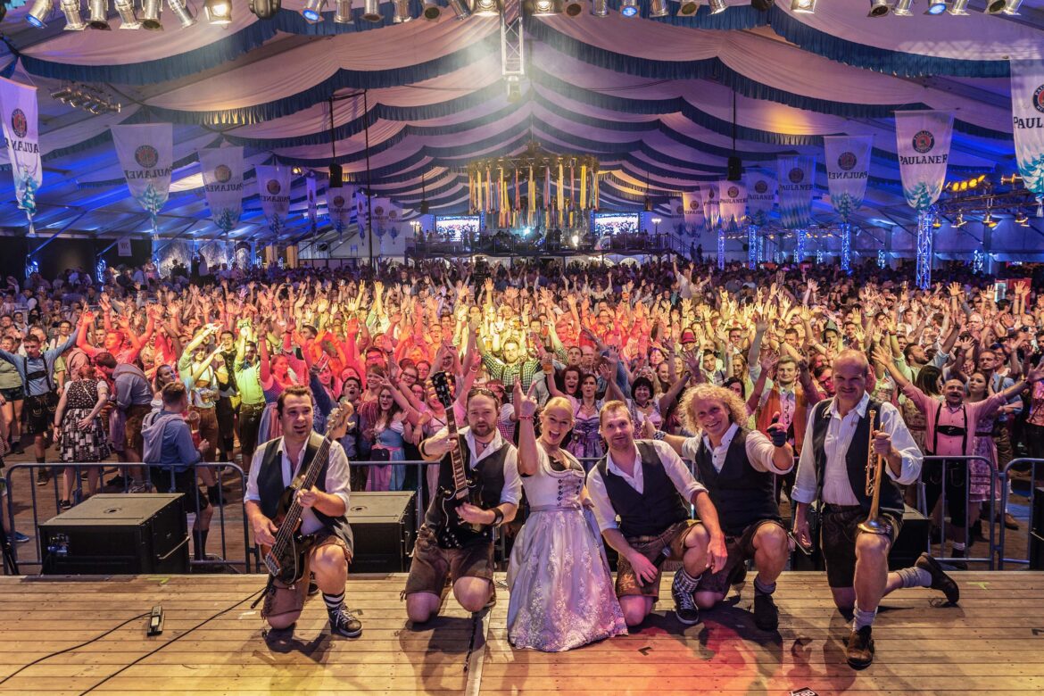 Hollager Oktoberfest mit Band 089