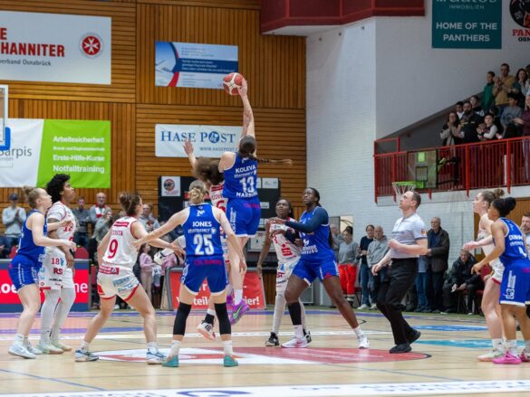 GiroLive Panthers setzen sich mit starker Schlussphase gegen Marburg durch