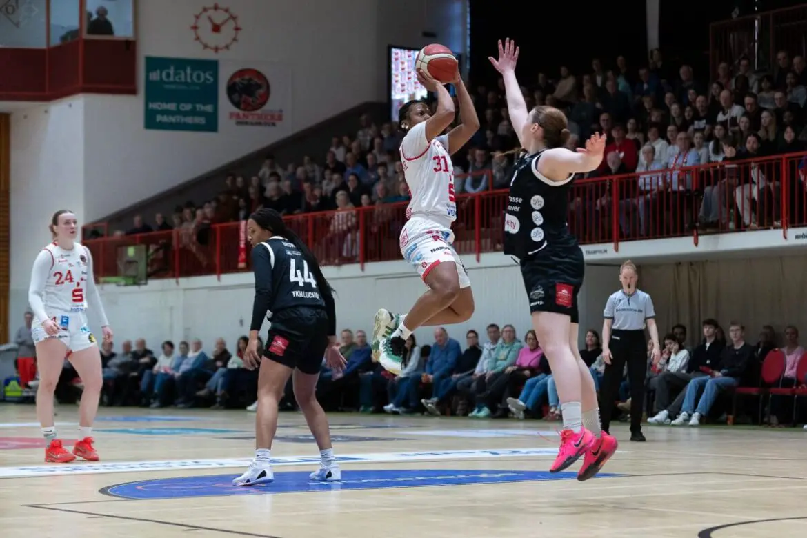 Ausgeglichene Partie der GiroLive-Panthers kippt nach der Halbzeit zugunsten der TK Hannover Luchse