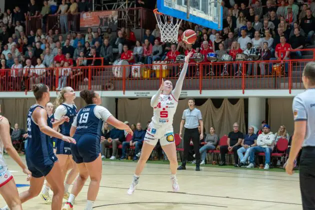 Überlegener Heimsieg: GiroLive-Panthers dominieren gegen die Eisvögel USC Freiburg