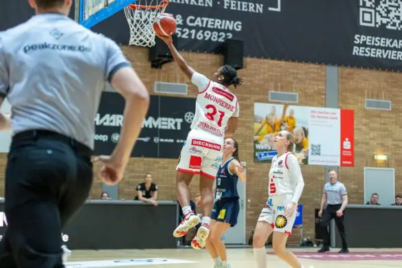 Überlegener Heimsieg: GiroLive-Panthers dominieren gegen die Eisvögel USC Freiburg