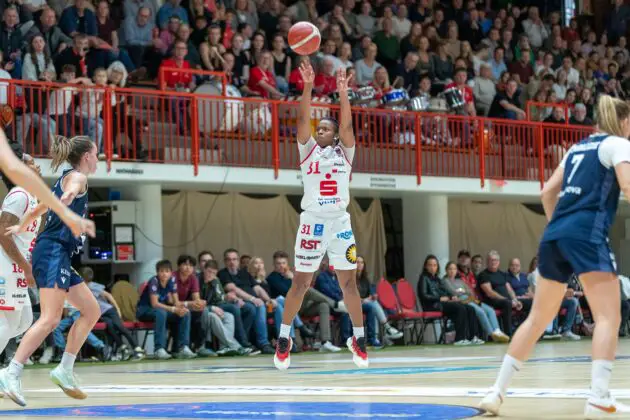 Überlegener Heimsieg: GiroLive-Panthers dominieren gegen die Eisvögel USC Freiburg