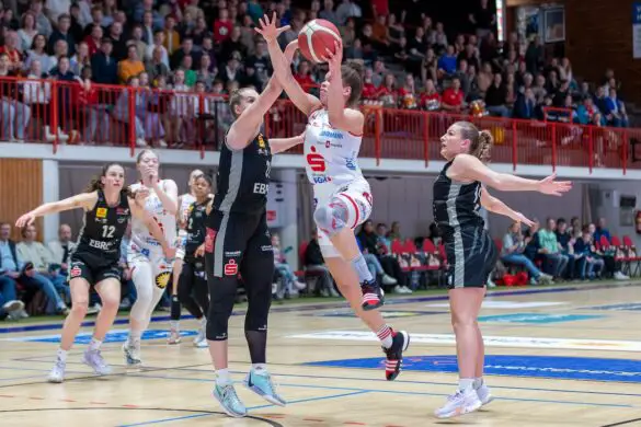 Panthers Osnabrück schlagen Hannover/ Foto: Alexander Reinhard