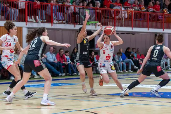 Panthers Osnabrück schlagen Hannover/ Foto: Alexander Reinhard