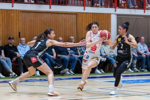 Panthers Osnabrück schlagen Hannover/ Foto: Alexander Reinhard