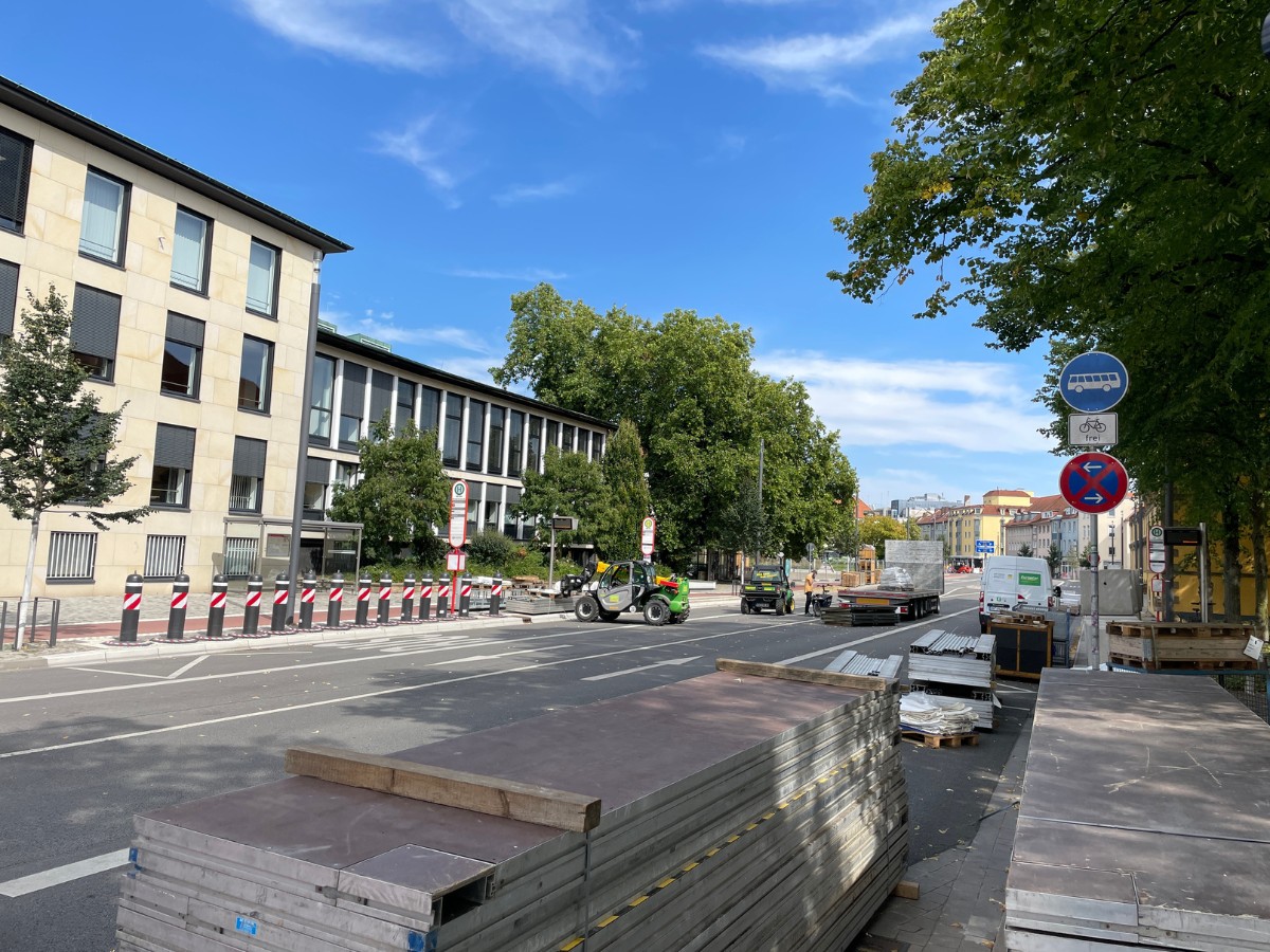 Aufbau für den Tag der Niedersachsen. / Foto: Dominik Lapp