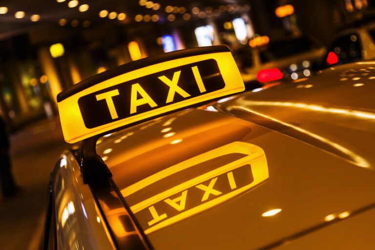(Symbolbild) Taxi in Osnabrück (Gesamtstadt)