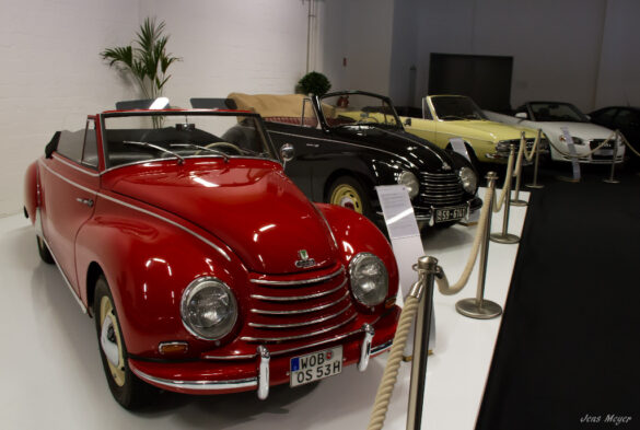 Familientreffen aller Karmann-Fahrzeuge am Werk