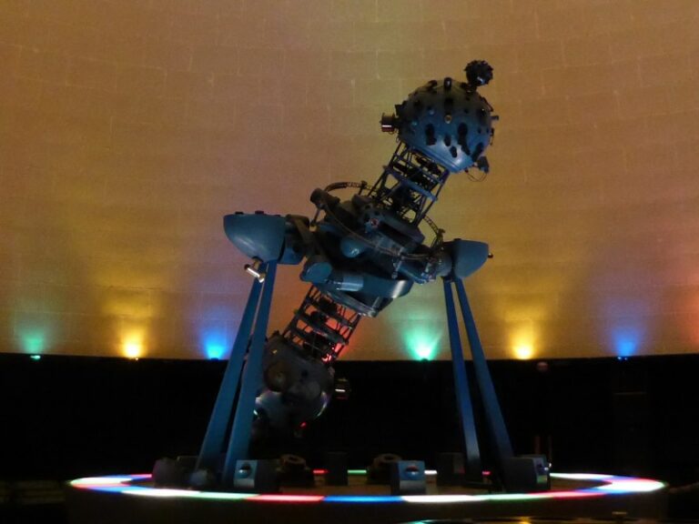 Von der Erde zum Universum im Planetarium Osnabrück in Schölerberg