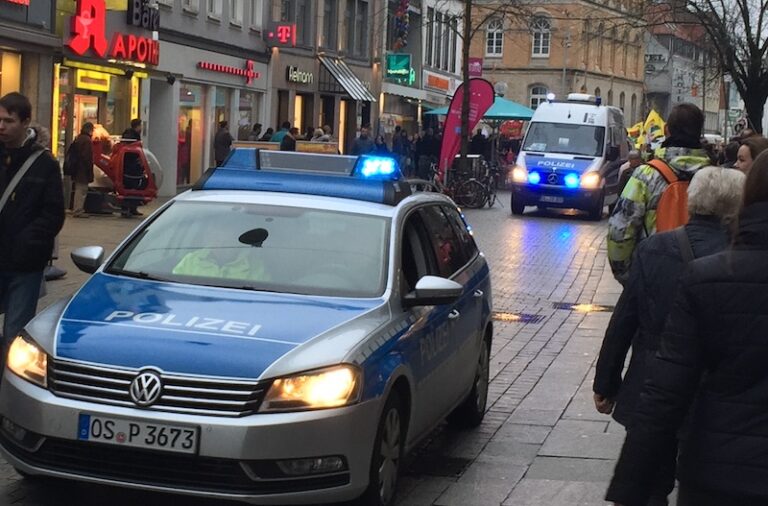 Demonstration mit Polizei in Osnabrück