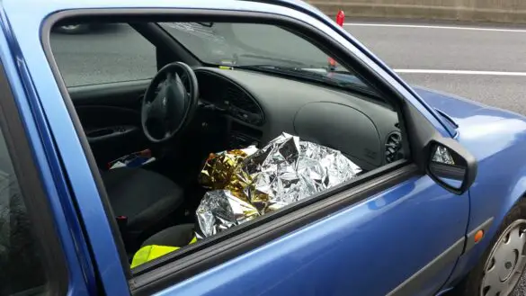 Unfall mit PKW und zwei LKW auf der A30