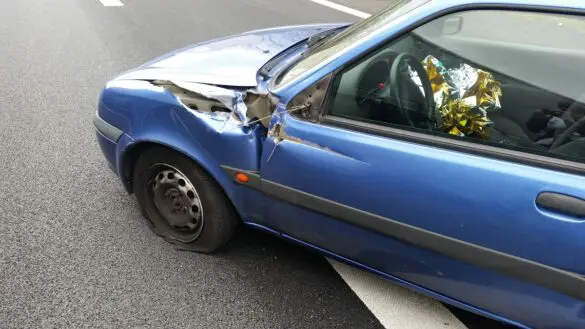 Unfall mit PKW und zwei LKW auf der A30