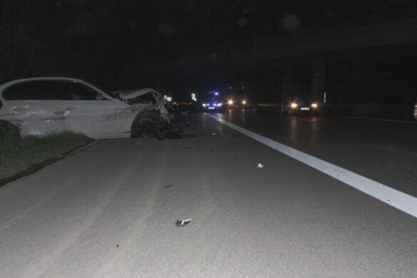 A30: PKW verunfallt mit hoher Geschwindigkeit