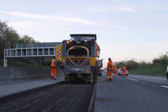 2016-04-21_Fahrbahnerneuerung-Nachtschicht-Autobahn_005 Straßenbauer