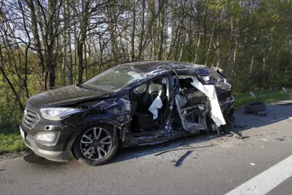 Verletzte nach Unfall mit einem LKW auf der A30
