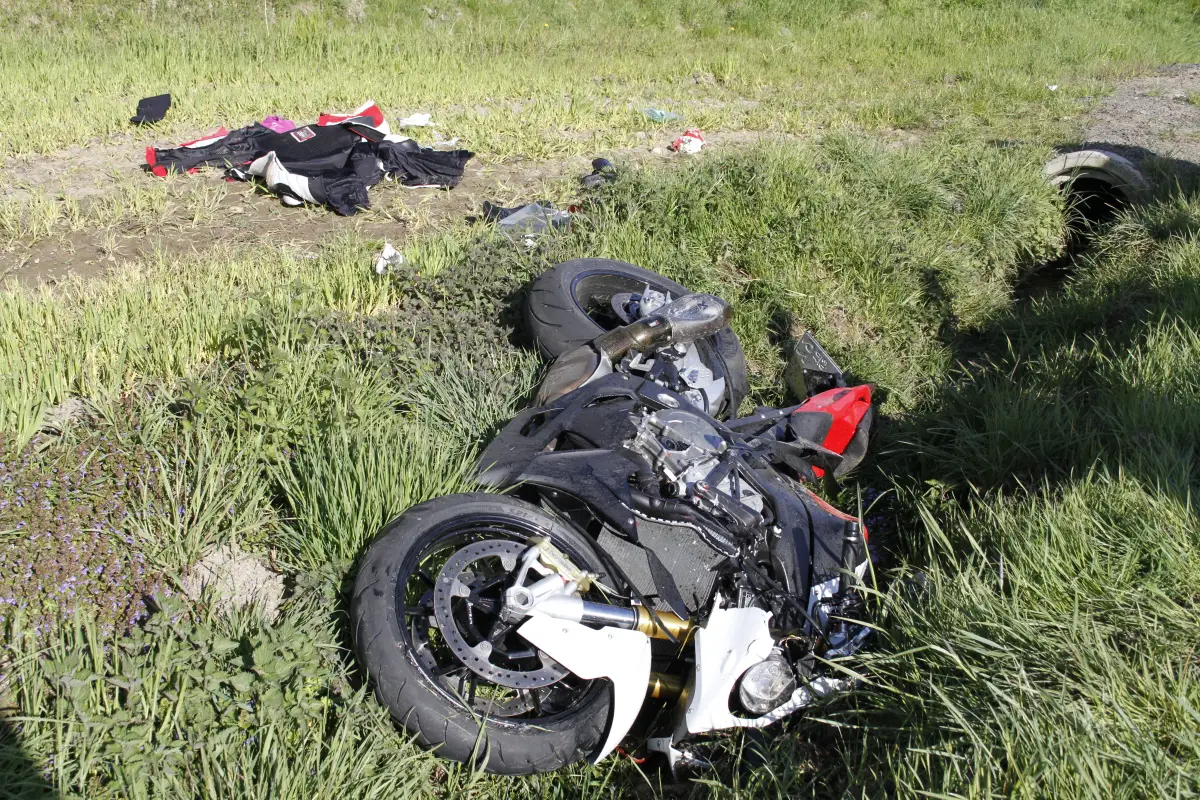 2016-04-21_VU-Motorrad-gegen-PKW-Hilter_004 Motorradfahrer bei Unfall schwer verletzt