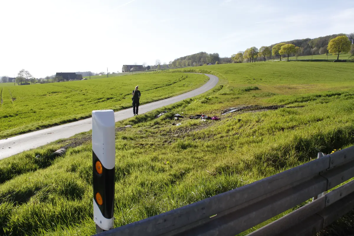2016-04-21_VU-Motorrad-gegen-PKW-Hilter_007 Motorradfahrer bei Unfall schwer verletzt