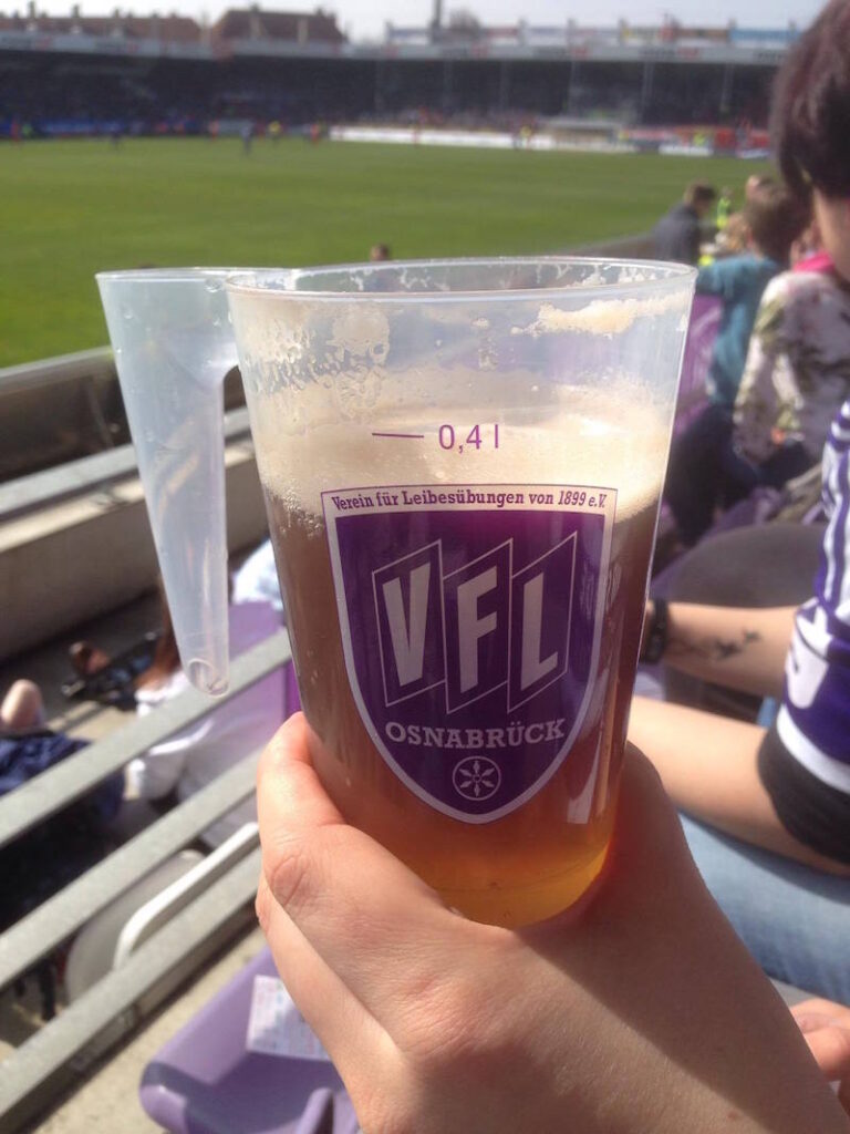 VfL Becher halb leer
