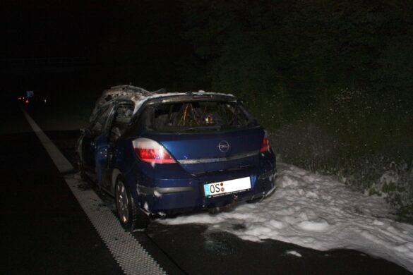 2016-05-19_PKW-Brand-Autobahn-A33_004 PKW brennt auf der A33 komplett aus