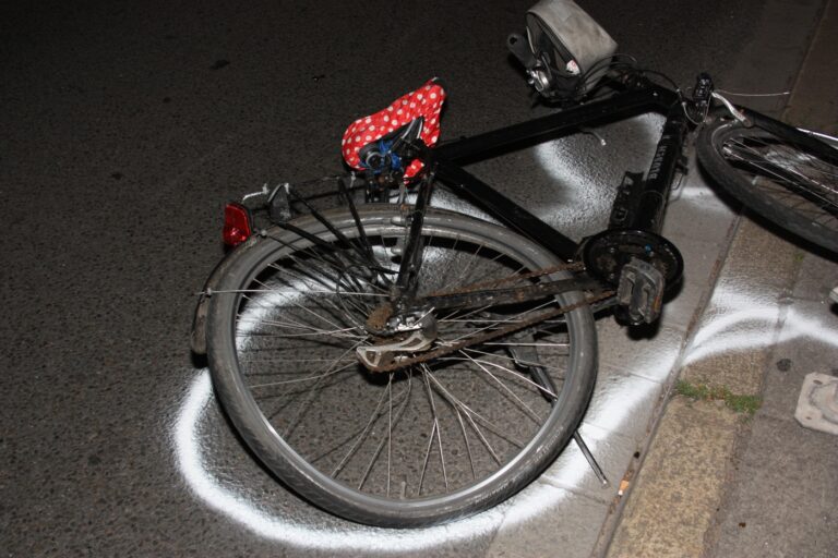 Schwerer Fahrradunfall auf der Martinistraße in Höhe Arndtplatz.