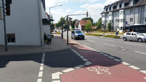 Radfahrerin und Kleinkind bei Unfall in Osnabrück verletzt