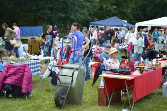 Waldflohmarkt in Osnabrück Eversburg bei allerbestem Flohmarkt-Wetter