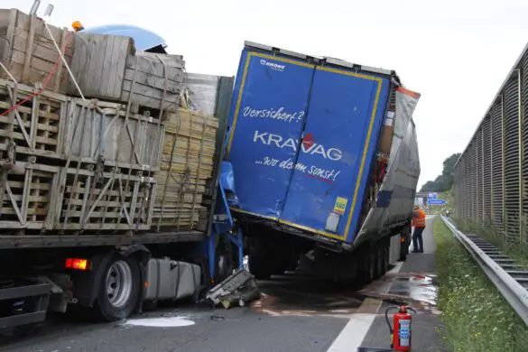 Schwerer LKW-Unfall auf der A1 bei Osnabrück