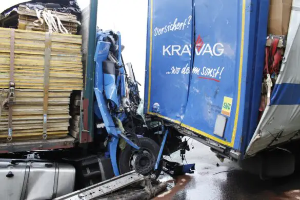 Schwerer LKW-Unfall auf der A1 bei Osnabrück