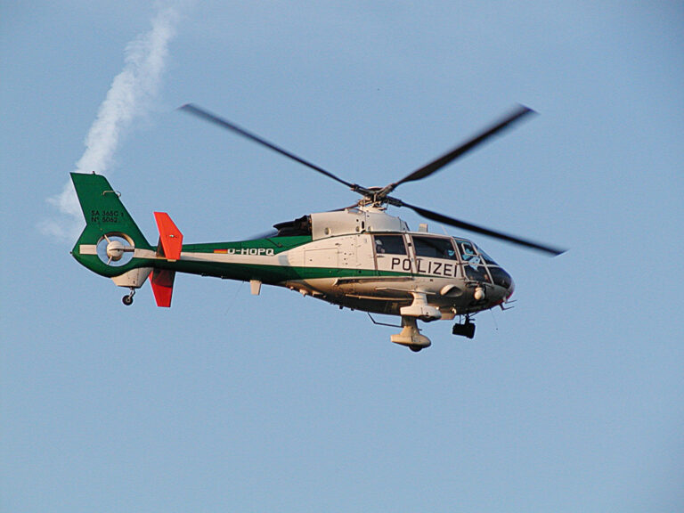 Polizeihubschrauber Symbolbild: Ra Boe, CC BY-SA 2.5