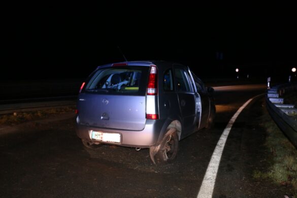 PKW überschlägt sich mehrfach in Osnabrücker Autobahnkreuz