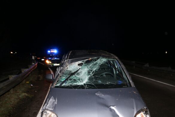 PKW überschlägt sich mehrfach in Osnabrücker Autobahnkreuz