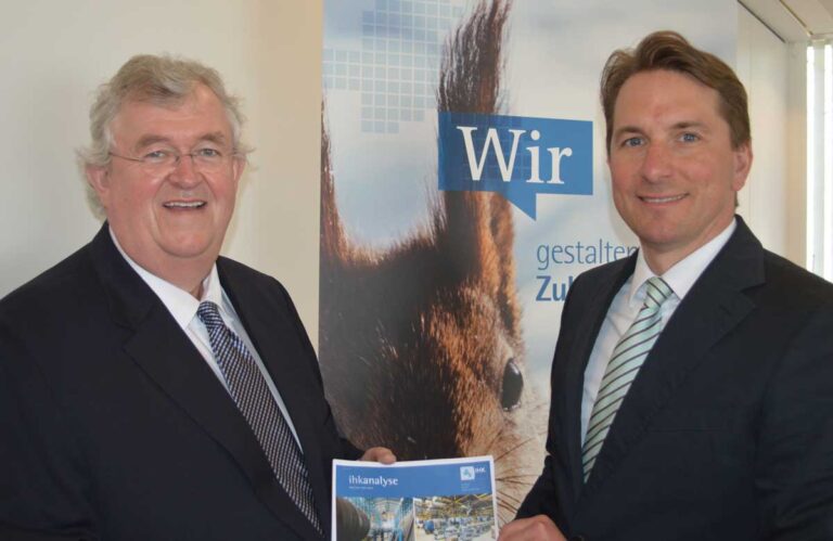 IHK-Präsident Martin Schlichter und IHK-Hauptgeschäftsführer Marco Graf