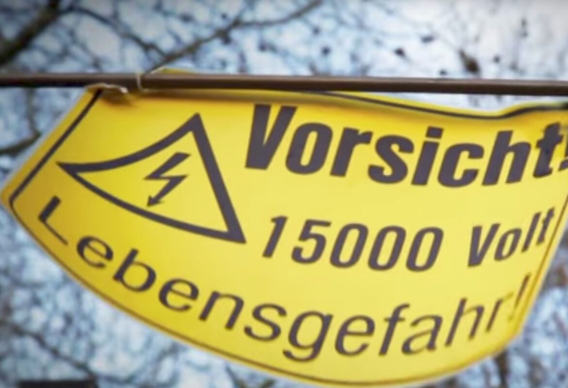 (Symbolbild) Hochspannung