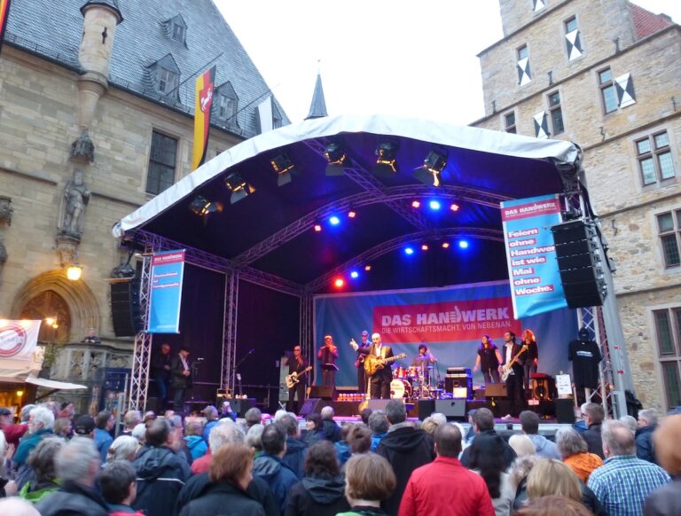 Handwerkerbühne auf der Maiwoche