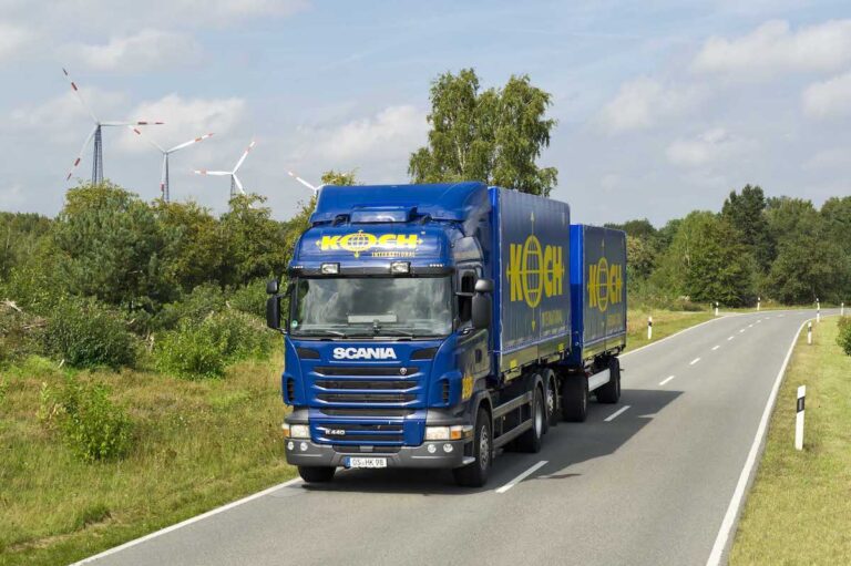 (Symbolbild) LKW von Osnabrücker Spedition Koch