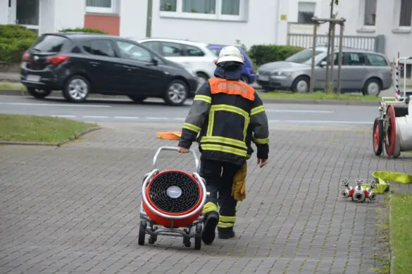 feuerwehr-rauchgeblaese Feuerwehr-Übung in der Altstadt