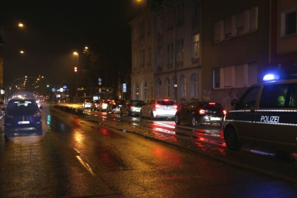 [UPDATE] Schwerer Verkehrsunfall am Sonntagnachmittag: Fußgängerin auf der Martinistraße angefahren