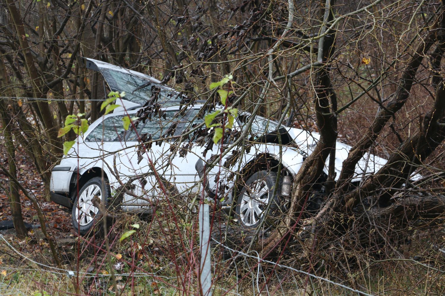 2017-12-03_Unfall-PKW-in-Graben-Autobahn-A30-Osnabrueck_006 Schwerer Unfall auf der Autobahn A30