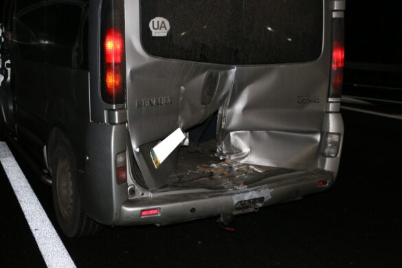 Unfall und Steine auf der Autobahn bei Osnabrück