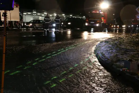 Person bei Verkehrsunfall in Osnabrück-Atter eingeklemmt