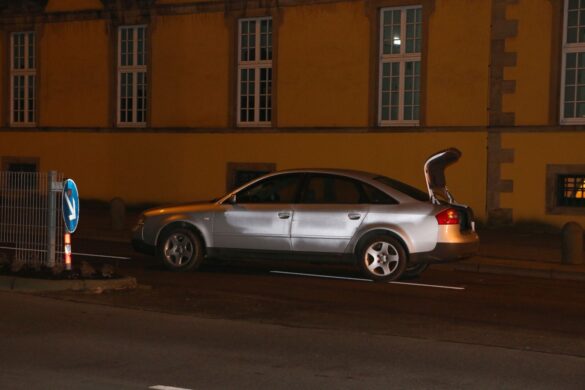 Fußgänger in der Nacht zu Mittwoch vor dem Osnabrücker Schloss von PKW erfasst [Update]