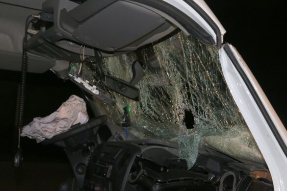 2018-02-07_Unfall-Transporter-LKW-A1-Autobahn-Osnabrueck_005 Transporter kracht auf LKW auf der Autobahn A1 bei Osnabrück