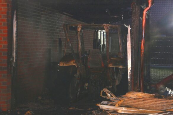 2018-02-09_Feuer-Brand-Wohnhaus-Dachstuhl-Glandorf-Landkreis-Osnabrueck_006 Bewohner bemerkt Brand des eigenen Wohnhauses in Glandorf im Landkreis Osnabrück