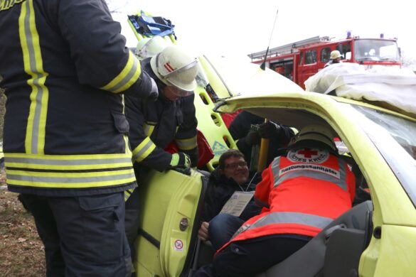 Unfall mit BUS und PKW - Alarmübung bei Bramsche (360°)