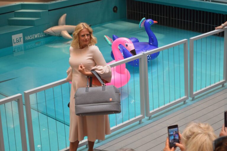 Barbara Schöneberger stellt Kofferkollektion vor