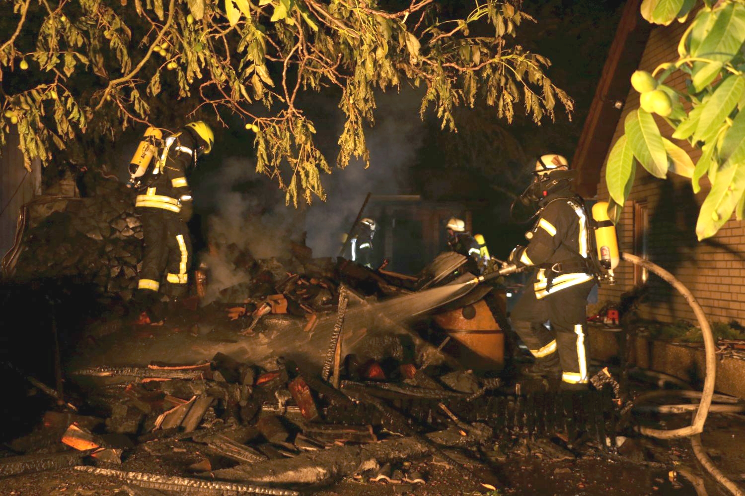 2018-06-07_Feuer-Scheune-Hagen-bei-Osnabrueck_016_b Scheune brennt auf Anwesen in Hagen bei Osnabrück