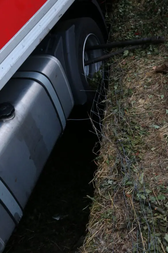 Vollsperrung der Autobahn A1 für LKW-Bergung nach Unfall in Richtung Osnabrück