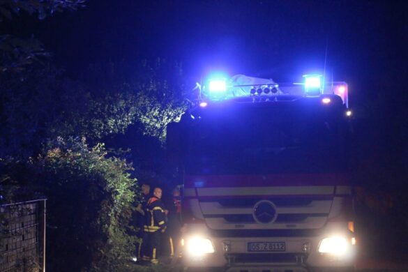 2018-08-06_Feuer-Kleingarten-Huette-Osnabrueck_007_b Feuerwehr in Kleingartenanlage (Archivbild Hasepost)
