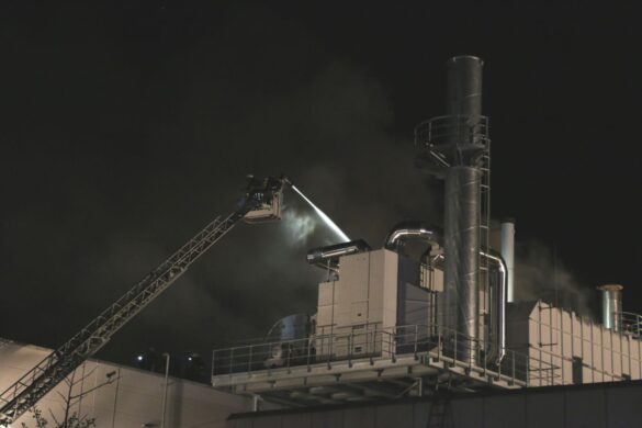 2018-08-21_Feuer-Druckerei-Dissen-LK-Osnabrueck_002 Rauch über Dissen, Feuer in Druckerei im Landkreis Osnabrück